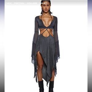 Extended length bell sleeves, adjustable tie closures, high leg slit, raw edges,